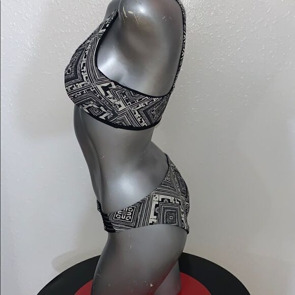 REVERSIBLE GEO Print Bikini Medium - Picture 4 of 10